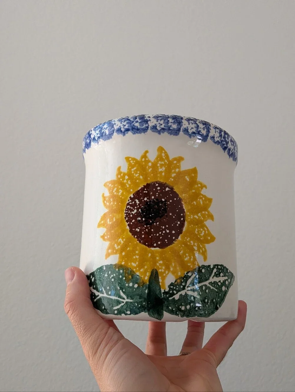 CROCK SHOP Art Pottery Santa Ana CA Sunflower Motif Design Vintage Open Croc 5.5